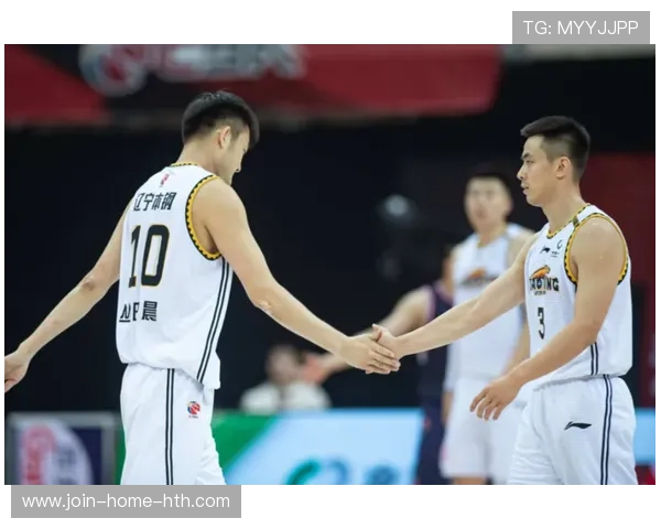 年轻教练战术创新引媒体与球迷追捧