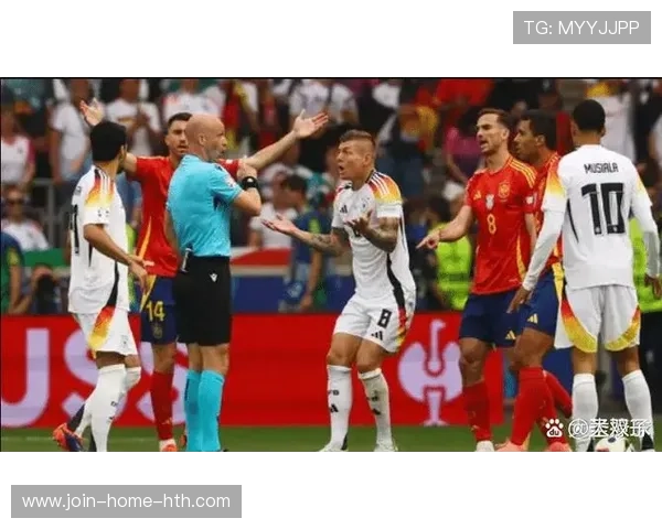 联赛暂停消息传出球迷群情激愤